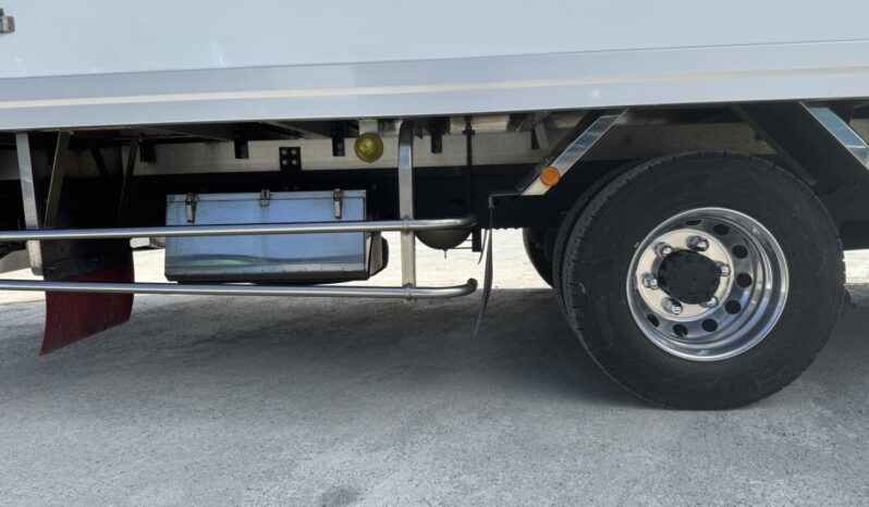 
								フォワード　冷凍冷蔵車 full									