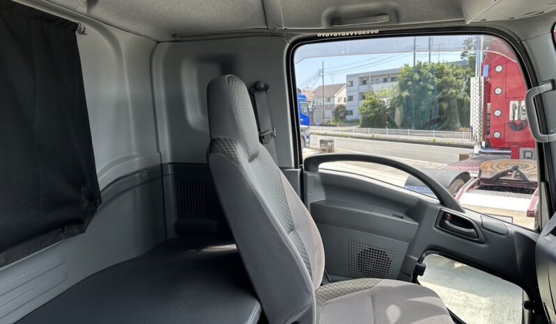 
								フォワード　冷凍冷蔵車 full									