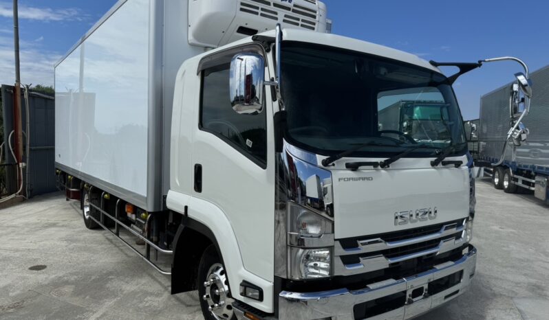 
								フォワード　冷凍冷蔵車 full									