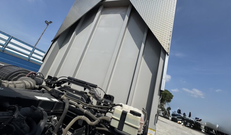 
								クオン　ウイング　金 full									