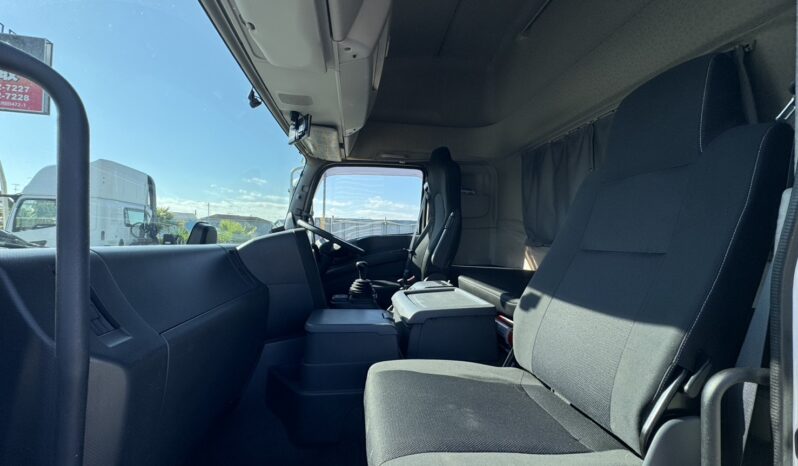 
								ギガ　ウイング　白 full									