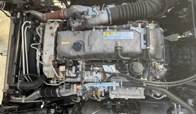 
								ギガ　ウイング　白 full									