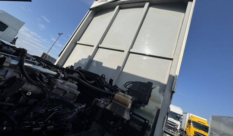 
								ギガ　ウィング　ロールーフ full									