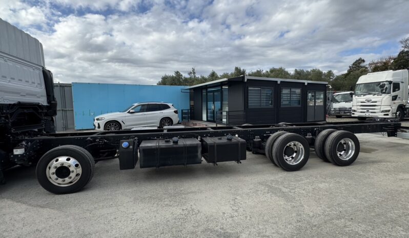 
								クオン　キャビン＆シャーシ full									