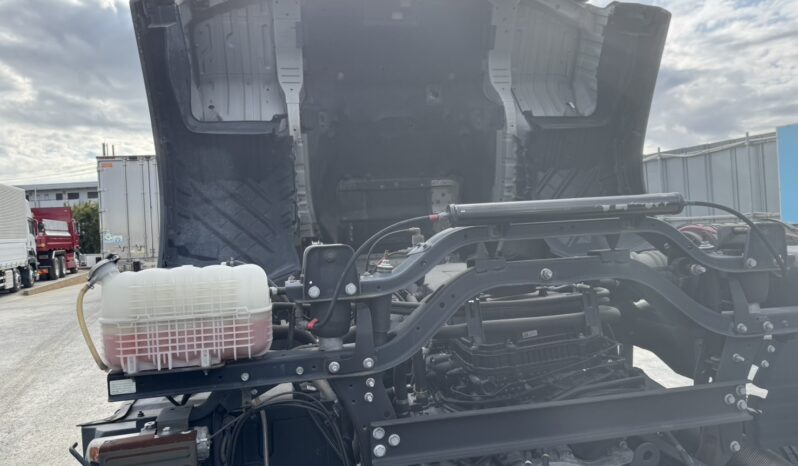 
								クオン　キャビン＆シャーシ full									