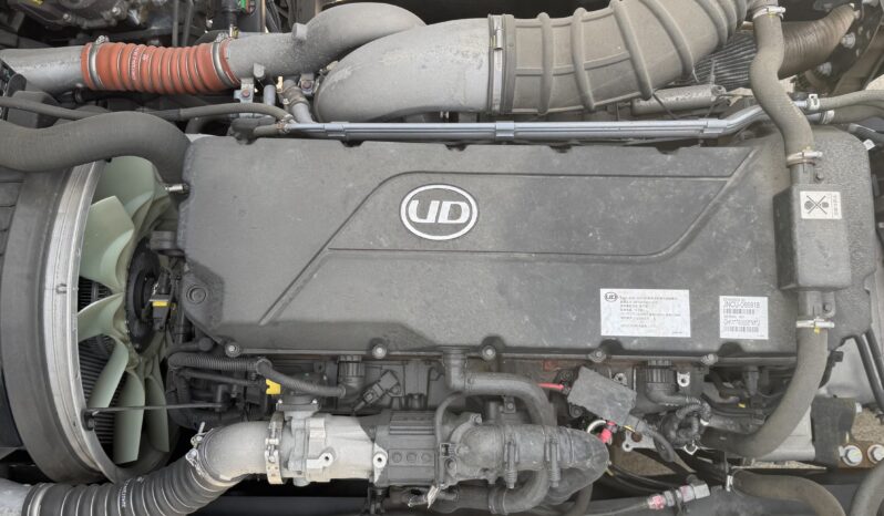 
								クオン　キャビン＆シャーシ full									