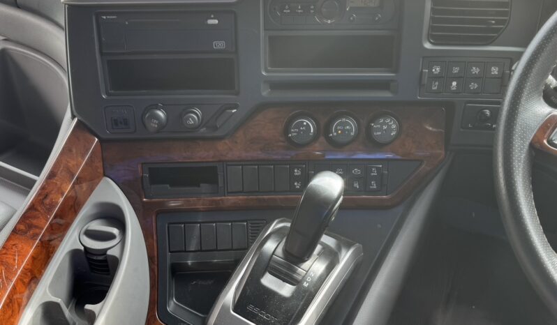 
								クオン　キャビン＆シャーシ full									