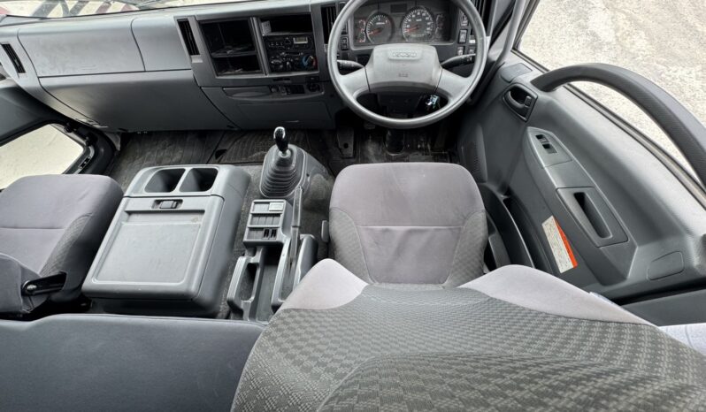 
								いすゞ 4t バン 平成28年式 走行810000Km full									