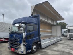 
										UDトラックスクオン　390PS　後輪エアサスペンション full									